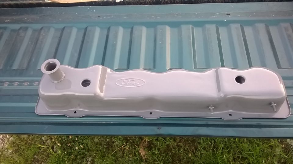 Blasted and painted Ford Gray valve cover with VHT Engine Enamel