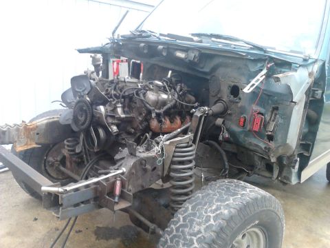 1996 Ford Bronco - only pic i have that shows the coil and shock tower