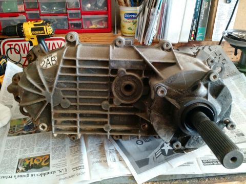 1992 Ford Bronco - Borg Warner 13-56 manual transfer case out of an F-150, not sure exactly what year, assuming it's a mid 90's. Case is in great condition. I…