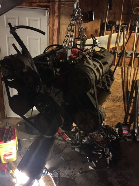 1989 Ford Bronco - here's the front of the engine. i pulled it fully dressed. ill probably keep the alternator/smog pump and bracket because i'm not sure if i…
