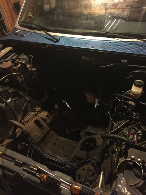 1989 Ford Bronco - here is the empty engine bay. i plan on cleaning up the cross member and painting it before i put the new engine in.