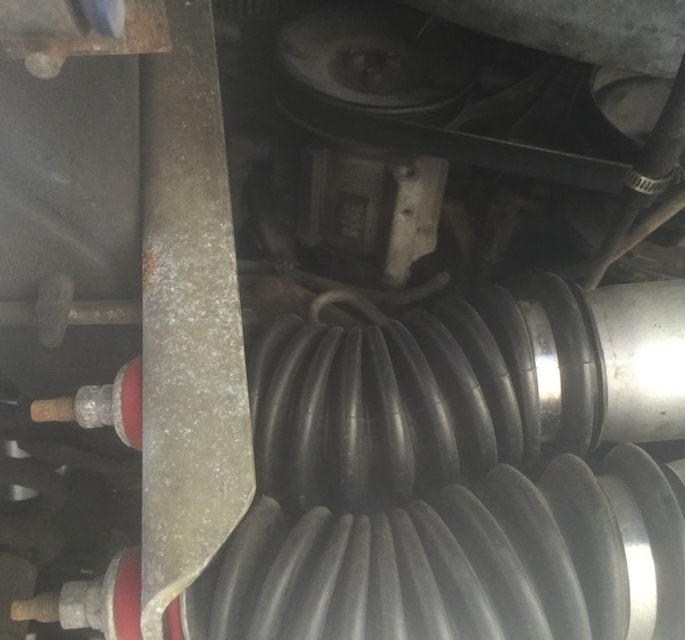 Engine bellows and pulley system