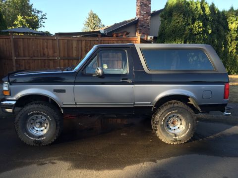 1995 Ford Bronco - Finally put the 35" BFG A/T on. With 3.55 gears it still gets out of its on way.
