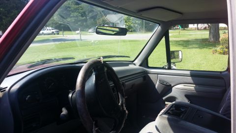 1996 Ford F-250 - Surprisingly the interior is in great shape. Driver seat needs either a bladder for the lumbar or a new airline. Hit the switch and all you…
