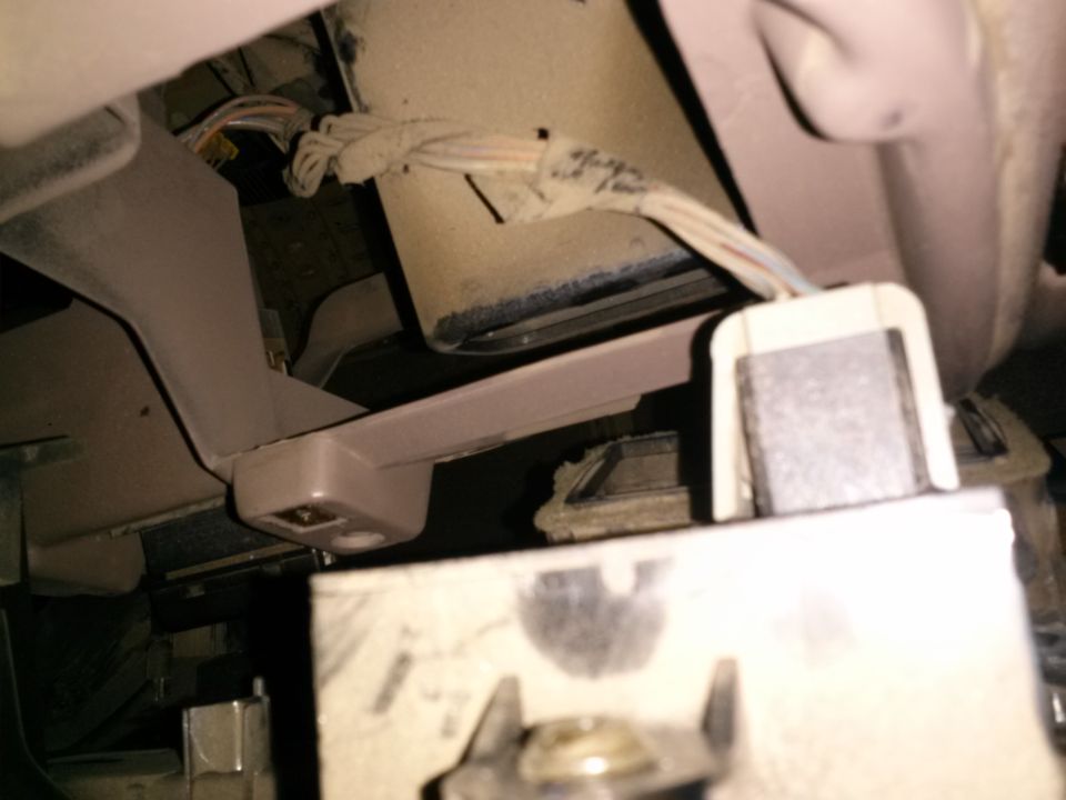Interior wiring harness and plastic trim piece with connectors