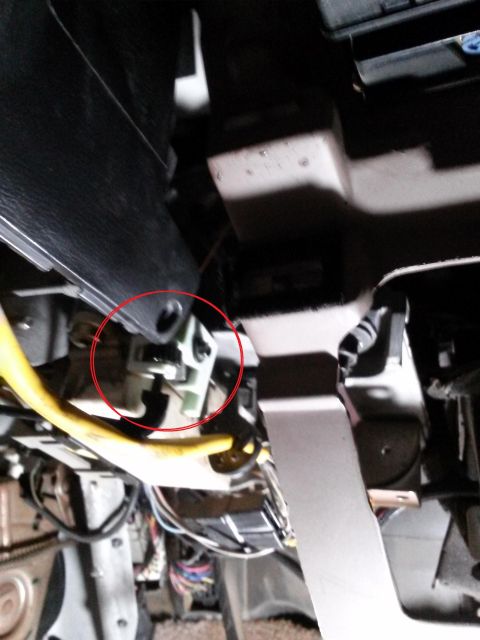 1996 Ford Bronco - Interior view of a vehicle's mechanical component, possibly related to a VSS issue.