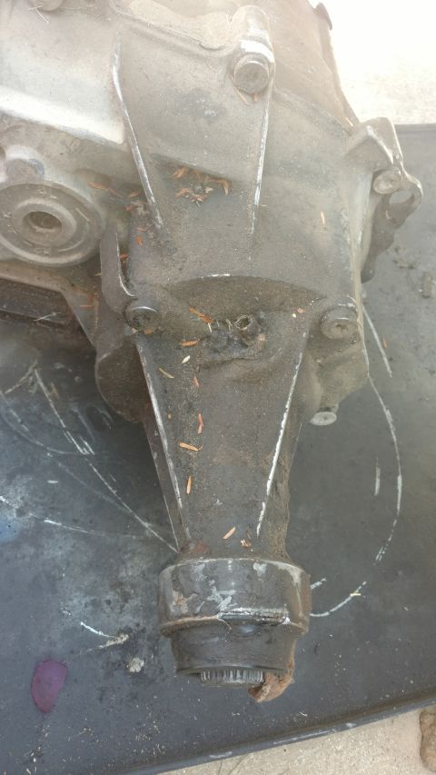 1996 Ford Bronco - Grr. . Wrong tail housing and output shaft.