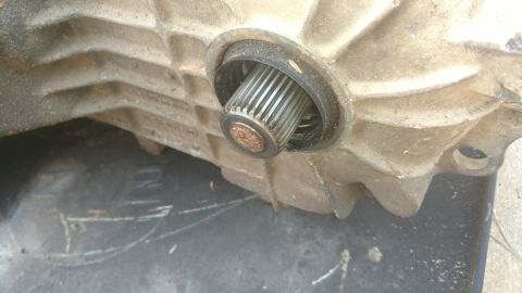 1996 Ford Bronco - Front output shaft damaged by previous owner. Snapped the yoke threads off. Plan is to swap in my current output shaft from the electric ca…