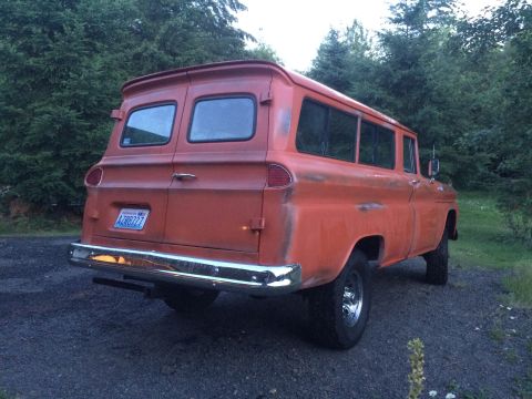 1962 Chevrolet Suburban - This van's body style suggests a 1960 model year, not the claimed 1962.