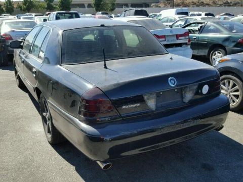 2003 Ford Crown Victoria photo