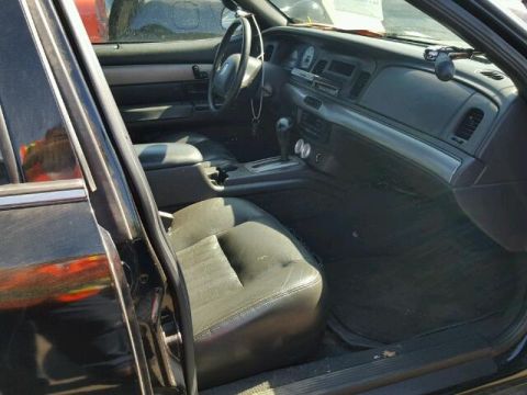 2003 Ford Crown Victoria photo