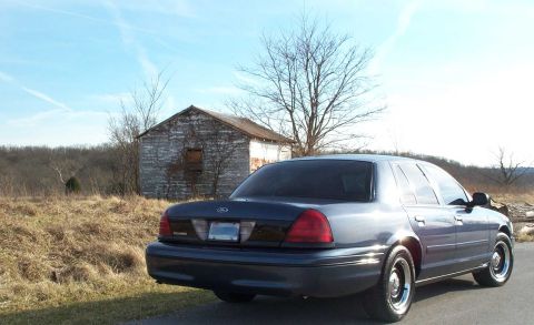 1998 Ford Crown Victoria - Warm weather means it is time to reinstall the 2001 P71 fascia and tinted taillamps.
