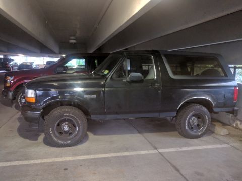 1995 Ford Bronco - A subtle view of oops.