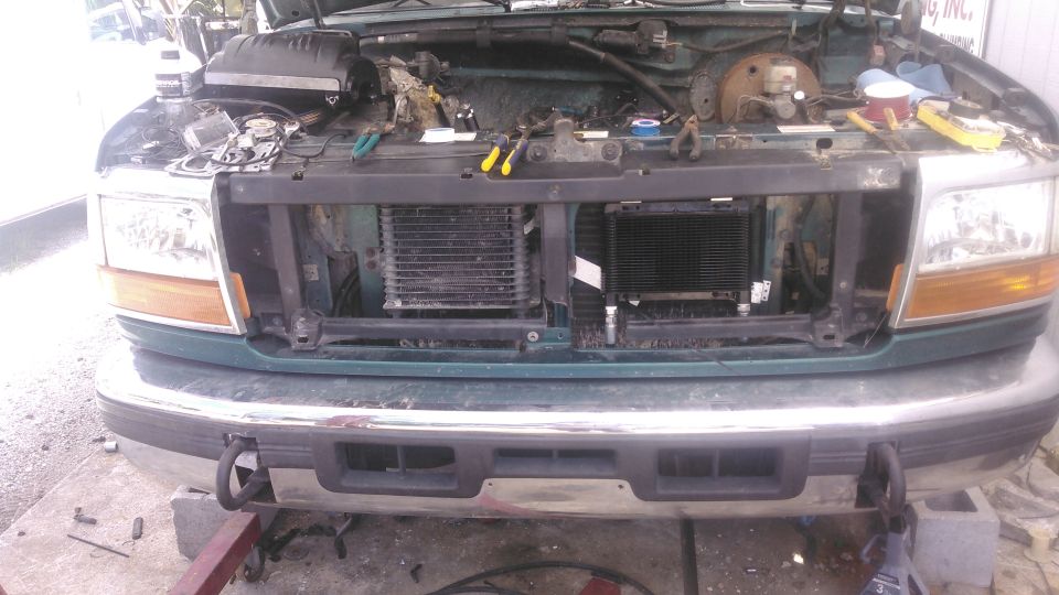 how it looks form the front. im gonig to paint the brackets for the cooler so it wont be seen easilly