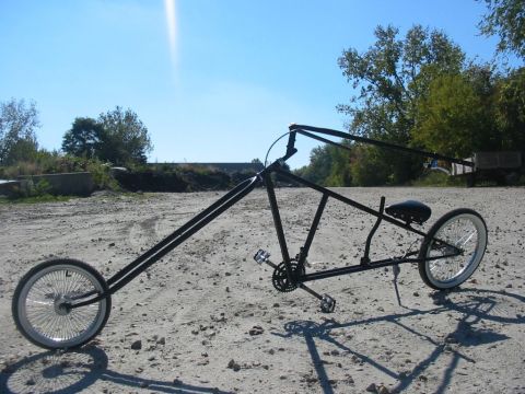 1981 Ford Bronco - Here is a good pick that shows the suicide shifter just in front of the seat. It actually shifts through the front 3 gears!
