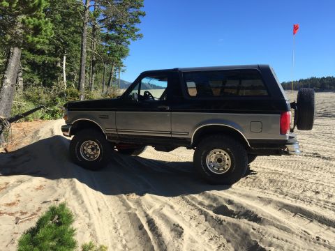 1995 Ford Bronco - The ground clearance!!!!
