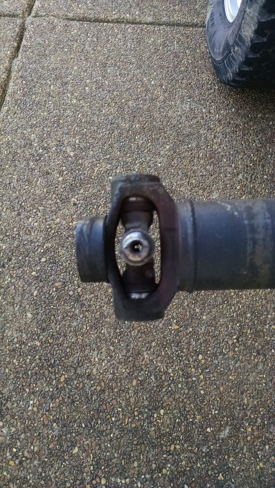 It broke AGAIN because the builder didn't grease the 2nd front U-joint.