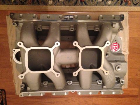 1967 Ford Galaxie - New BBM tunnel-wedge manifold.