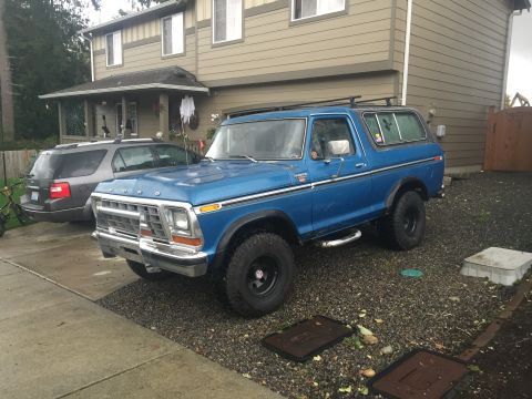 1979 Ford Bronco - Swapped out the tires from the 78 for the winter