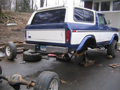 1978 Ford Bronco - Old 9 is out.