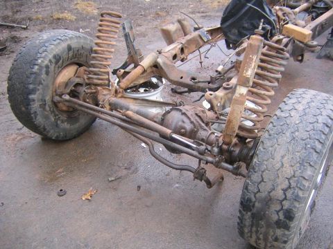 1978 Ford Bronco - Dana 44 is off the frame.