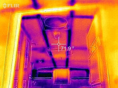 1995 Chevrolet P30 1 Ton - Step Van - This is a thermal image of the interior of a vehicle, likely a step van, showing the ceiling and upper walls. A temperature reading of 71.9…