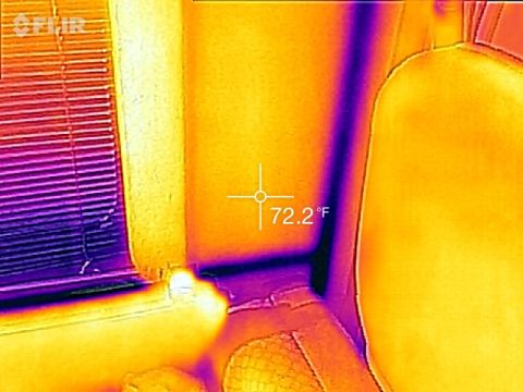 1995 Chevrolet P30 1 Ton - Step Van - This is a thermal image of a corner with blinds on the left and a curved surface on the right. A temperature reading of 72.2°F is displayed.