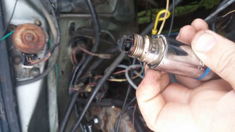 1984 Ford Bronco - Plug 1