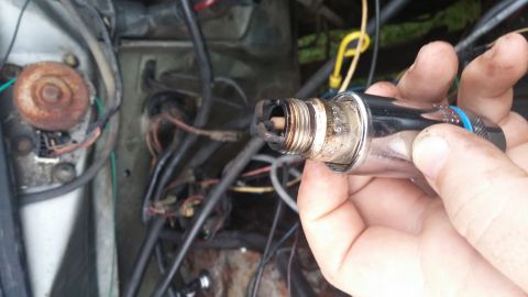 1984 Ford Bronco - Plug 1
