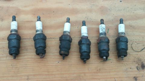 1984 Ford Bronco - Original Plugs