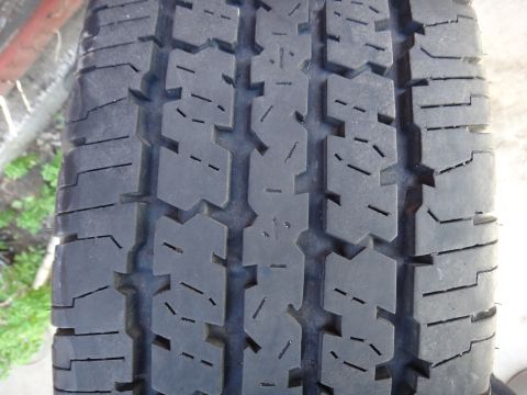 1995 Chevrolet P30 1 Ton - Step Van - Tire tread detail, likely from a commercial vehicle, with a website watermark.
