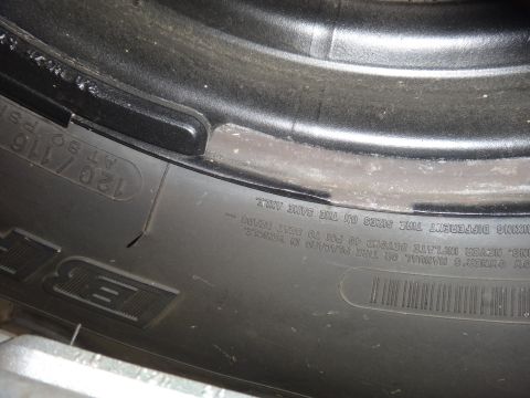 1995 Chevrolet P30 1 Ton - Step Van - Tire sidewall details include size markings and important inflation safety information.