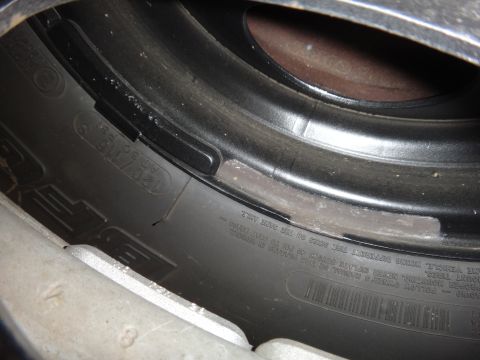 1995 Chevrolet P30 1 Ton - Step Van - Tire sidewall details and wheel rim visible in this close-up shot.