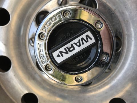 1996 Ford Bronco - Hub showing free