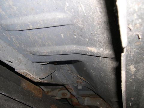 1994 Ford Bronco - clean underside and frame