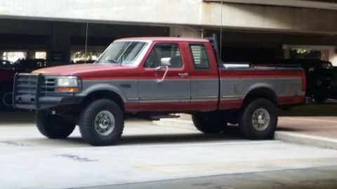 1996 Ford F-250 - Couldn't figure out why I could not take a clear picture......auto stabilization was turned off. Genius.