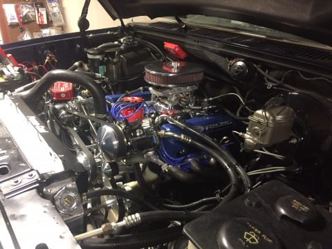1982 Ford Bronco - Customized engine bay blue Ford Racing valve covers and chrome components.