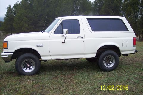 1990 Ford Bronco photo