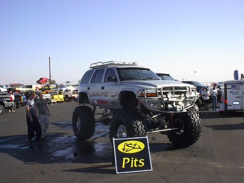 1984 Ford Bronco - DURANGO ON 49" IROKS