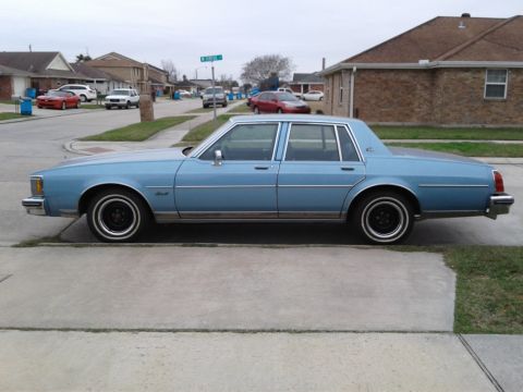 1982 Oldsmobile Delta 88 photo