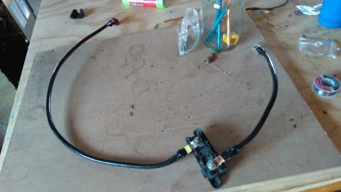 1996 Ford Bronco - 2AWG alternator charging cable with a 175A megafuse.
