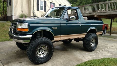 1995 Ford Bronco photo
