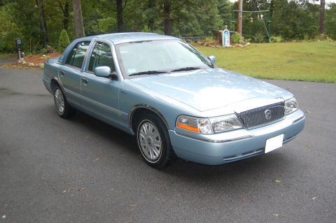 2005 Mercury Grand Marquis photo