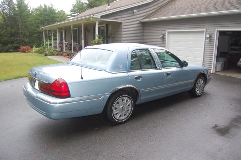 2005 Mercury Grand Marquis photo
