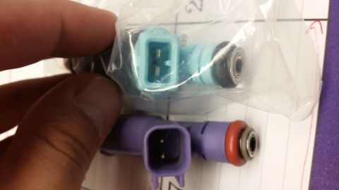 1996 Ford F-250 - Better shot of the difference in connectors.