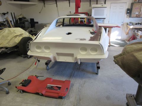 1976 Chevrolet Corvette - This Chevrolet Corvette appears to be a 1975 model, not a 1976 as claimed, in a workshop.