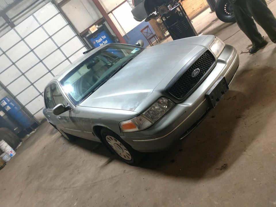2003 Ford Crown Victoria “Silver Fang”