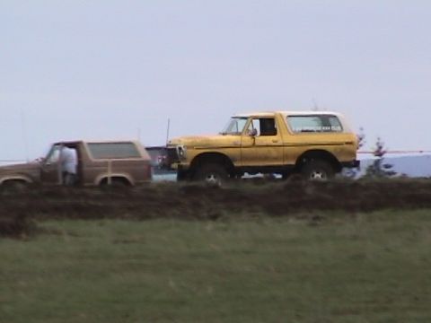 1994 Ford Explorer - Steve on the back side of the course