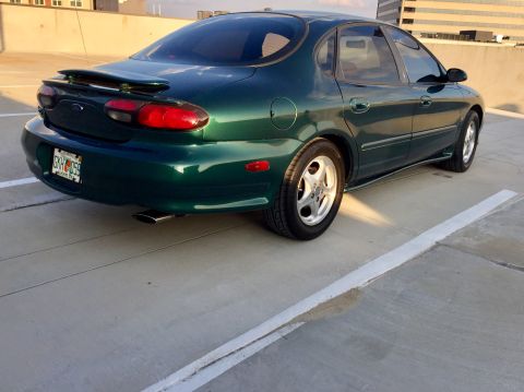 1999 Ford Taurus