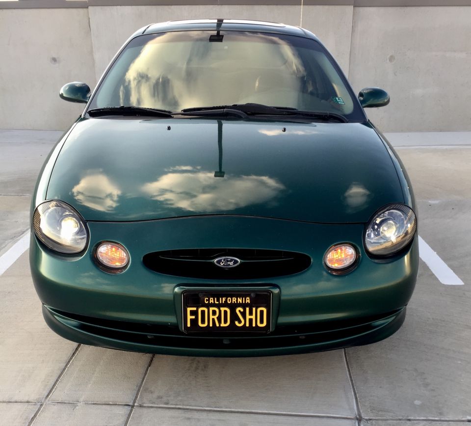 Dark green 1999 Ford Taurus SHO front view with California license plate